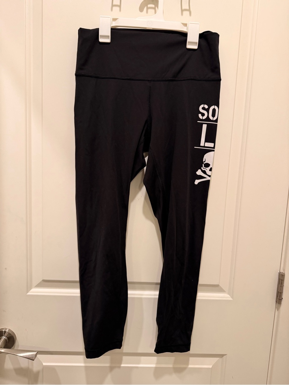 Lululemon SoulCycle
Leggings Size 10 Black LA
Skull Crossbones